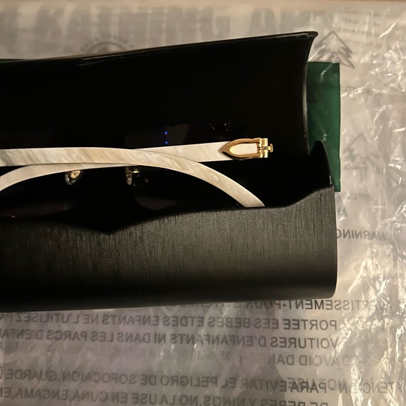 Cartier buffs